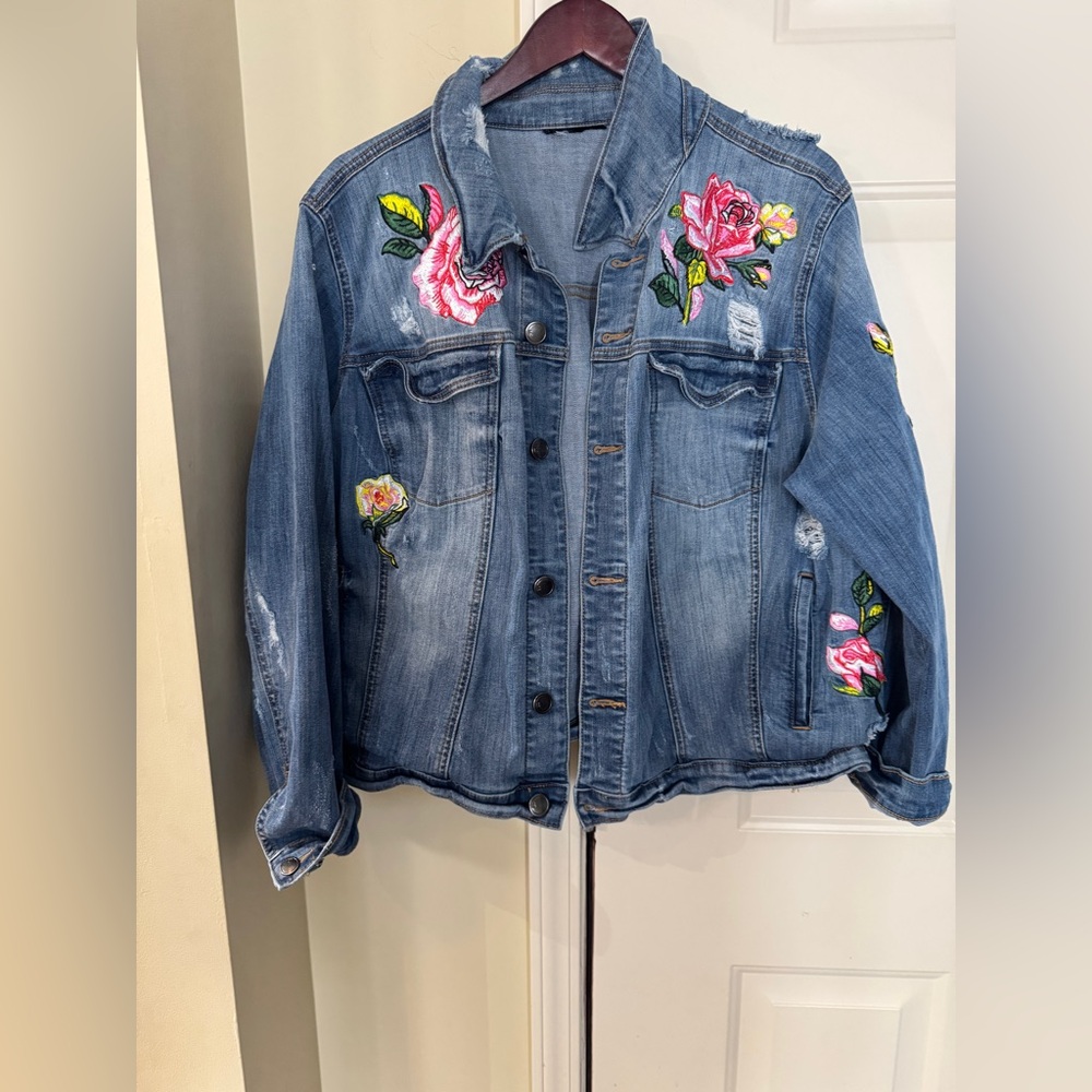 Layne‎ Bryant Embroidered Floral Blue Denim  Distressed Jacket Size 18